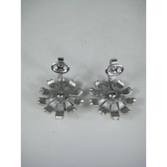 Trifari Silver Tone Clip On Earrings Floral Design Crown MOD Vintage 1950s - Picture 3 of 10